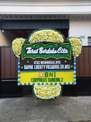 Papan Bunga Duka di Iniye