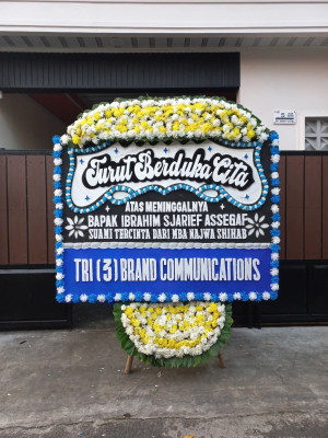 Papan Bunga Duka di Iniye